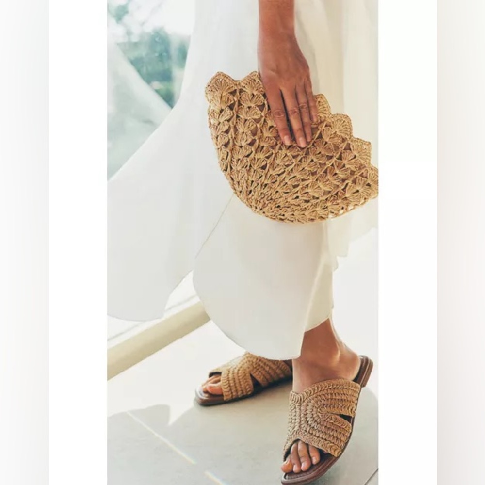 Marc Fisher Narda Woven Straw / Raffia Flat Slide Sandals. Size 8